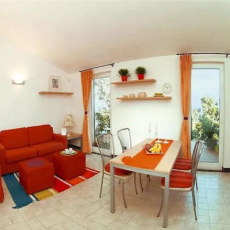 Apartmán In With Pool Cogoleto