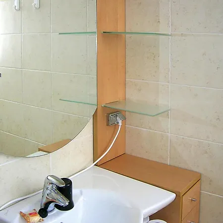 Apartmán In With Pool